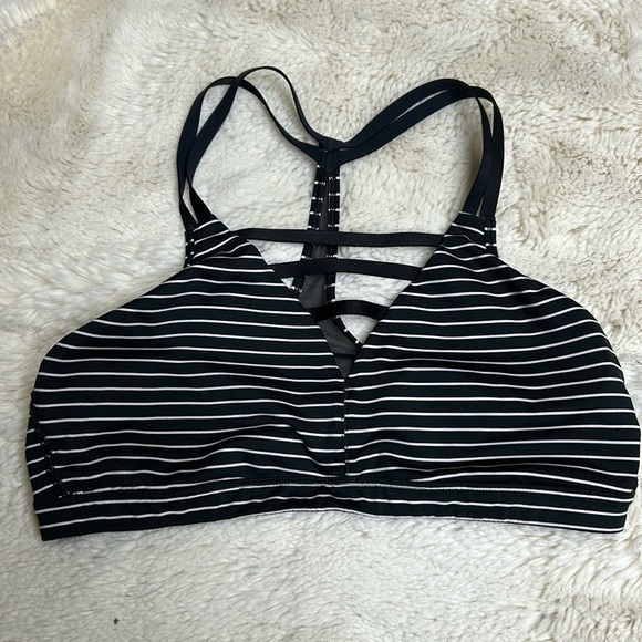 Victoria's Secret Other - Women’s Victorias Secret Sports Bra Size Large